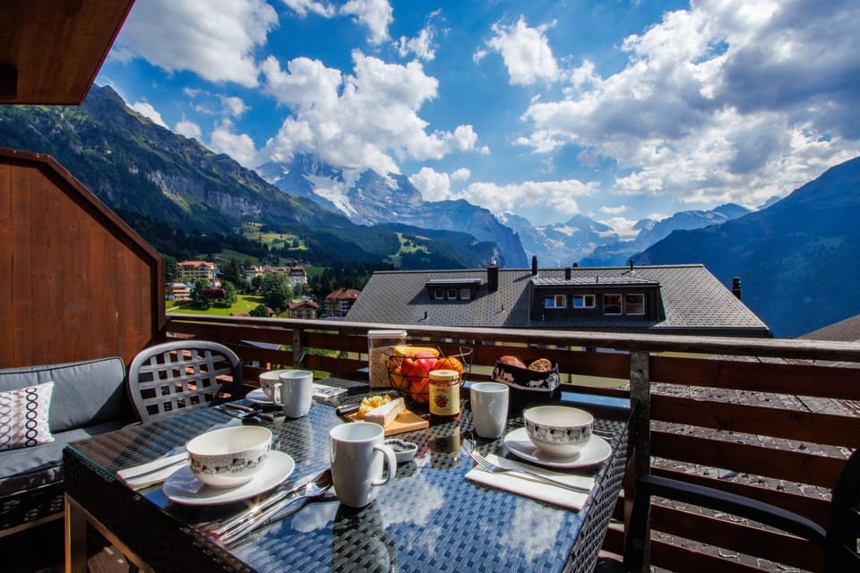 Balcony/Terrace, Mountain view