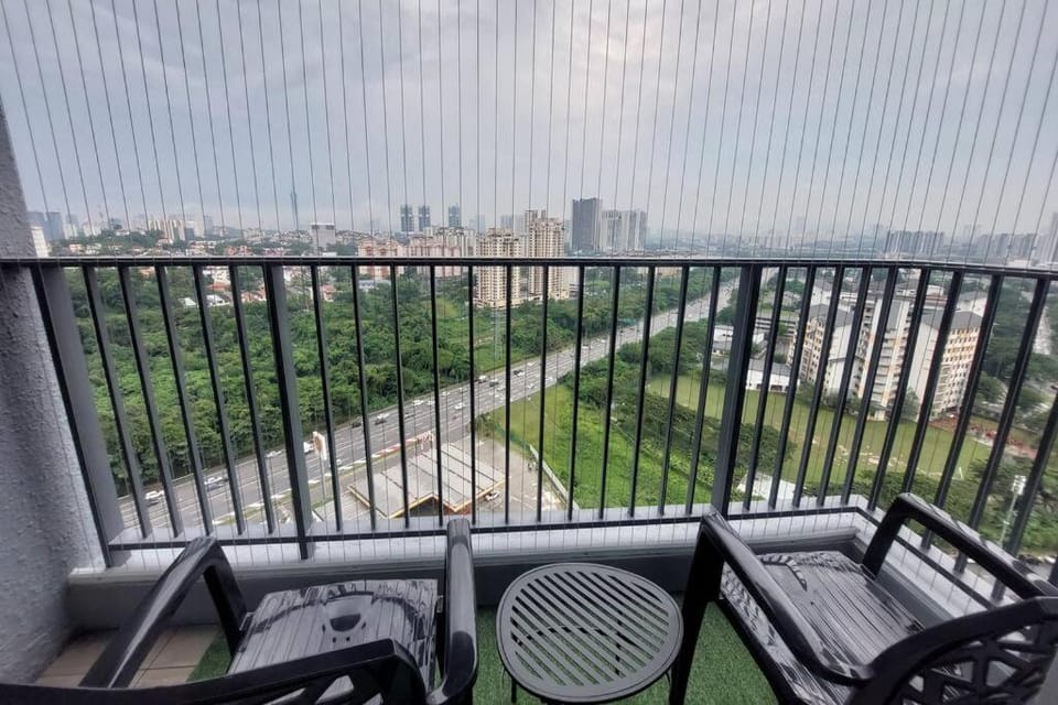 Balcony/Terrace, City view
