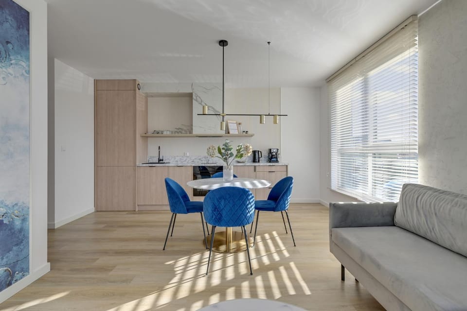 Kitchen or kitchenette, Living room, Seating area