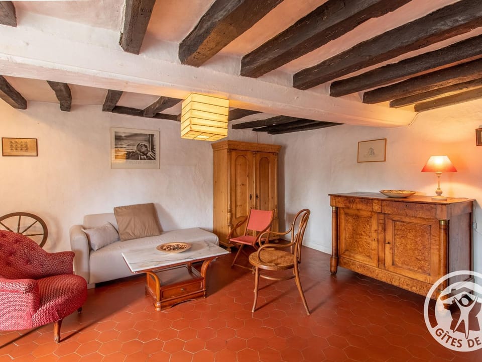 Maison 15ème siècle à Huillé, 2 ch, jardin, cheminée, proche Loir et pistes cyclables - FR-1-622-45 House in Pays de la Loire