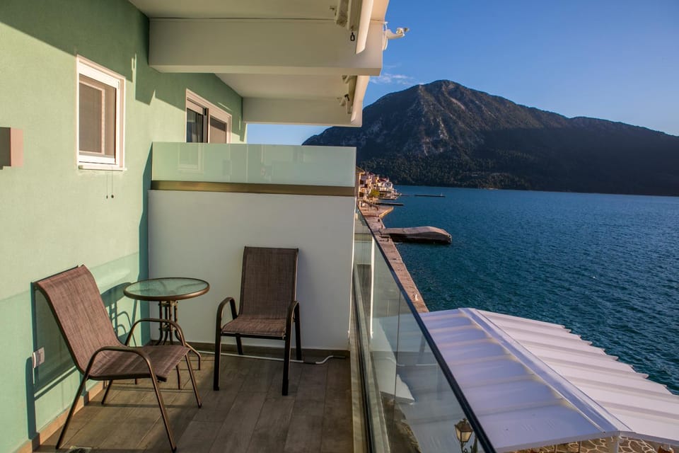 Patio, Day, Natural landscape, View (from property/room), Balcony/Terrace, Living room, Seating area, Dining area, Mountain view, Sea view