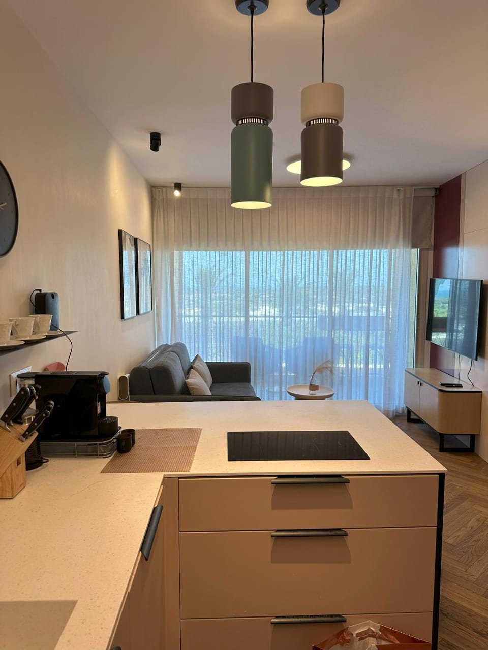 TV and multimedia, Kitchen or kitchenette, hair dresser