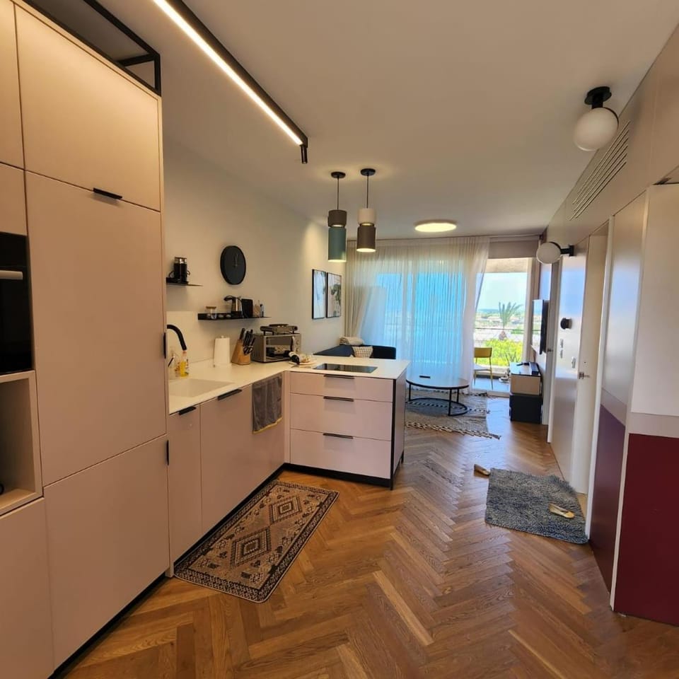 lasuita- exclusive suites cesarea- sea view suite House in Haifa District