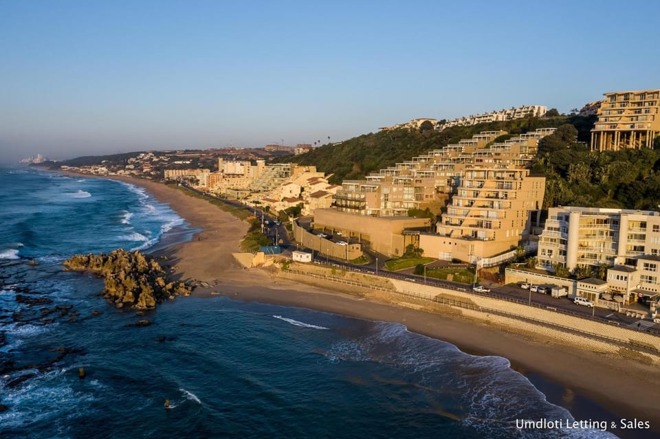 Property building, Neighbourhood, Bird's eye view, Beach