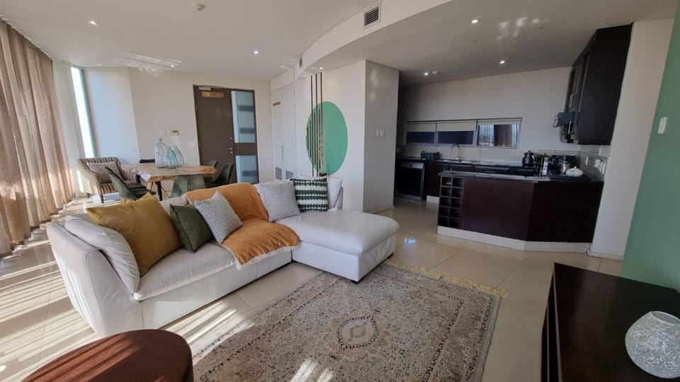 Seating area, Dining area, kitchen