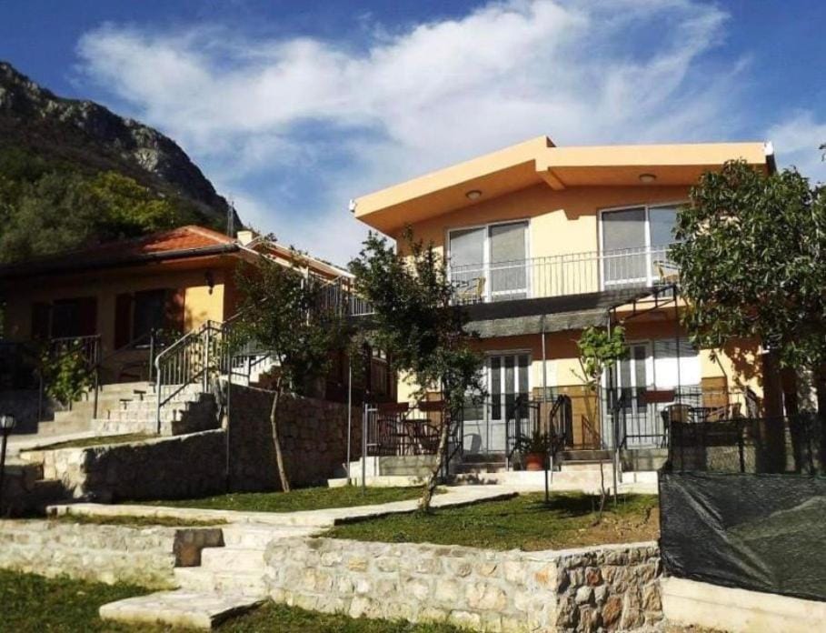 Apartmani La Vi Apartment in Montenegro