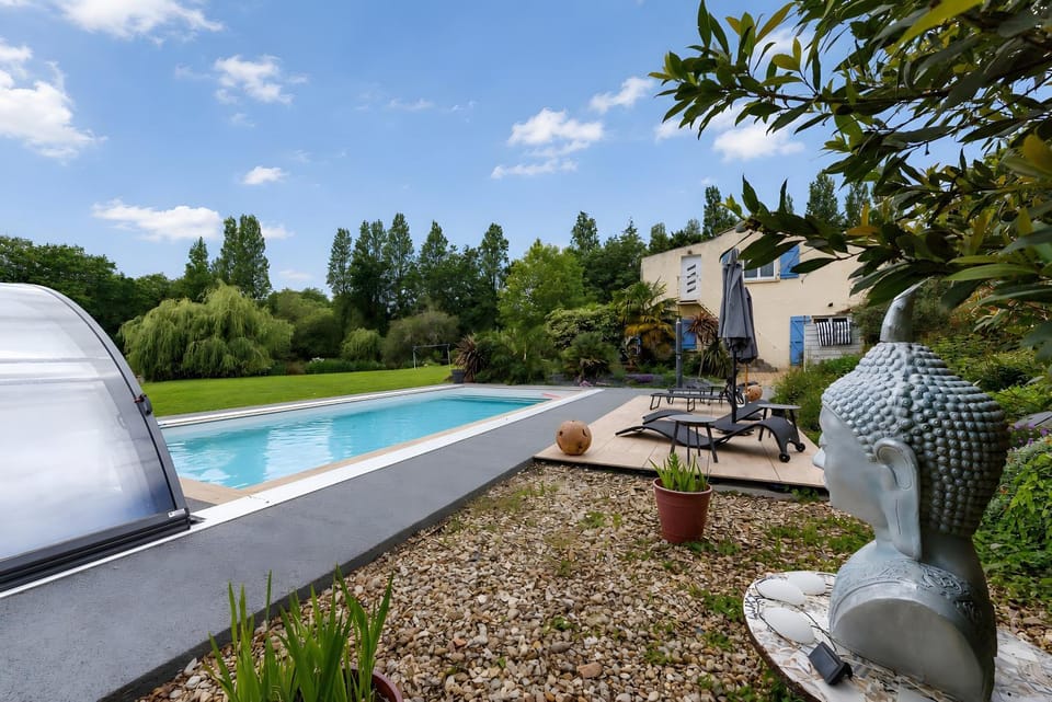 Property building, Swimming pool
