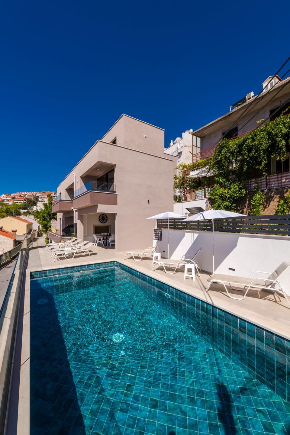 Property building, Swimming pool