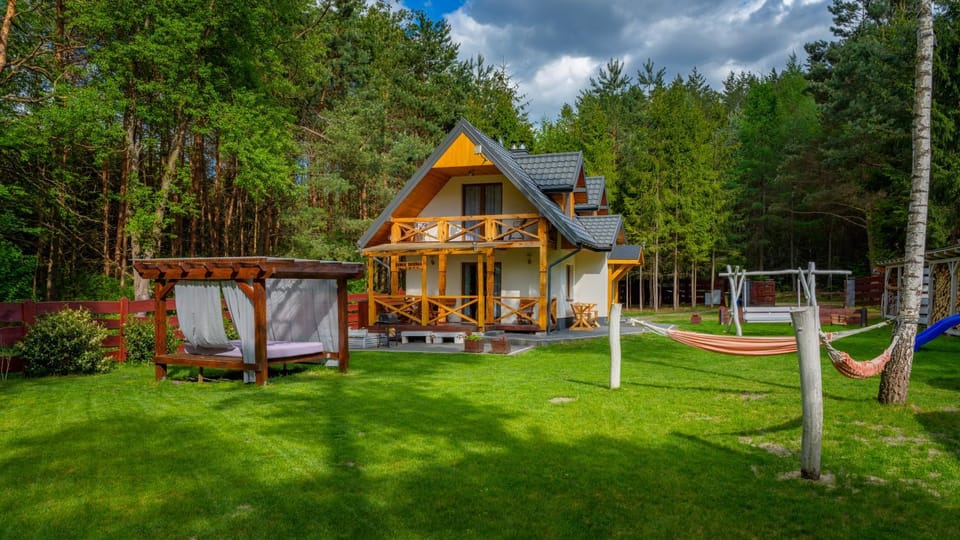 Property building, Day, Garden