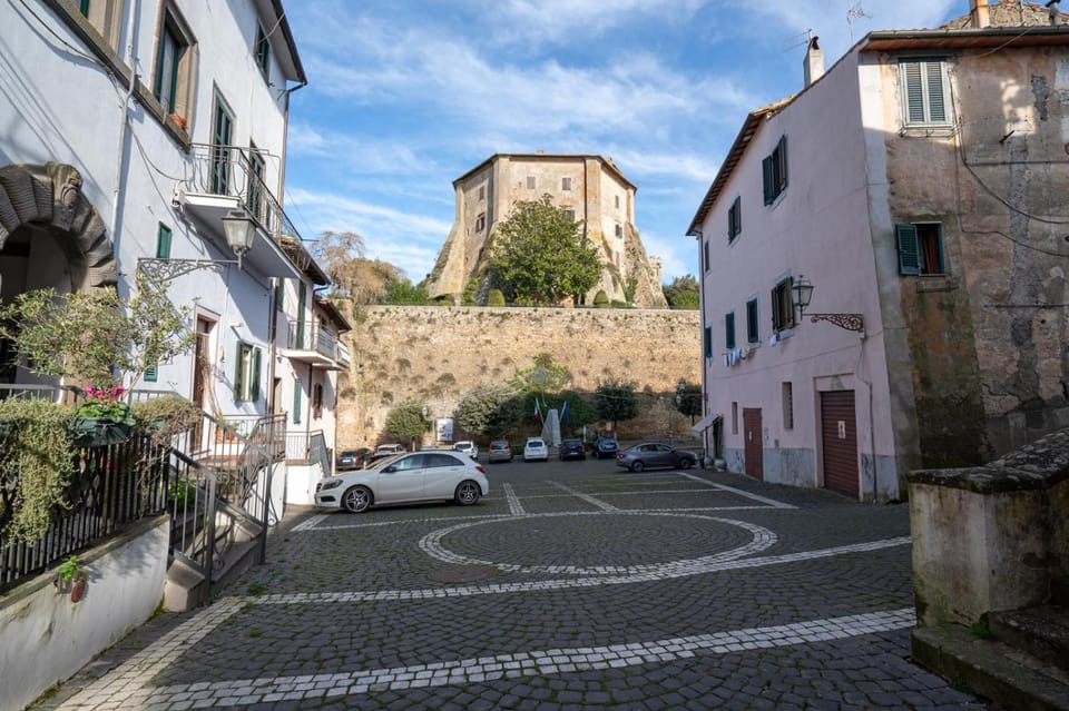 Neighbourhood, Landmark view, Street view, Location, Parking