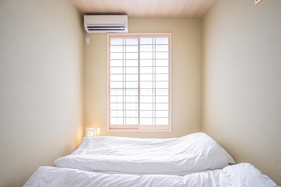 Day, Photo of the whole room, Bedroom