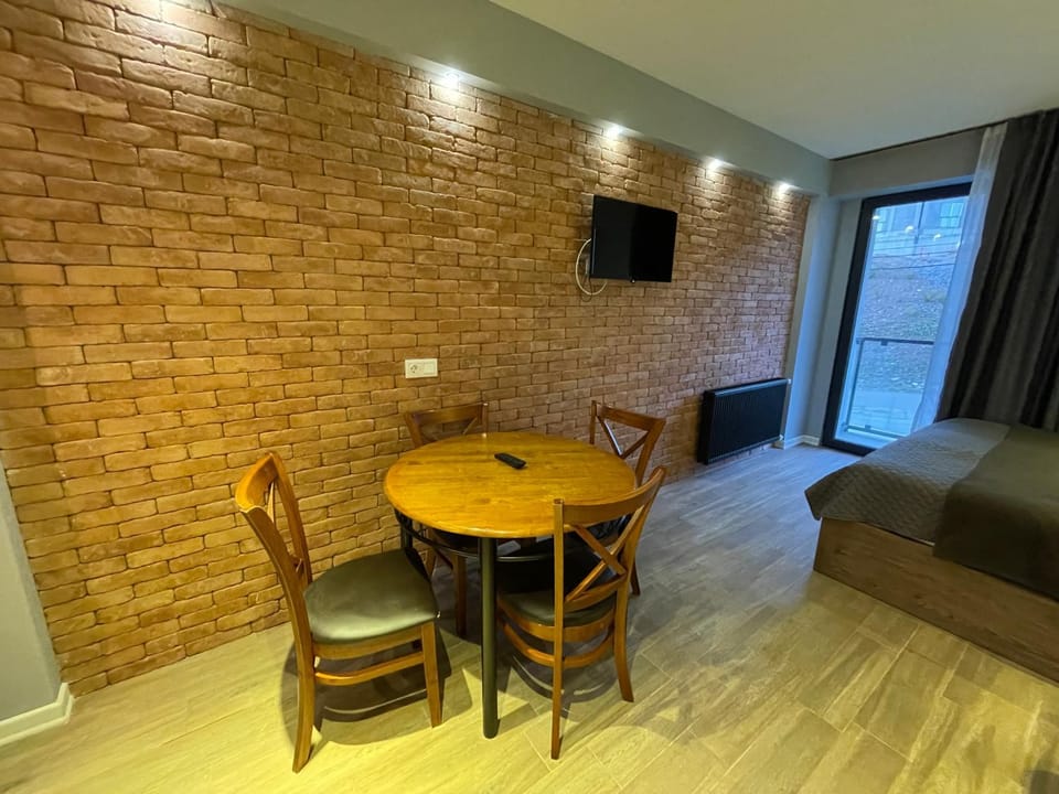 Seating area, Dining area, Dinner