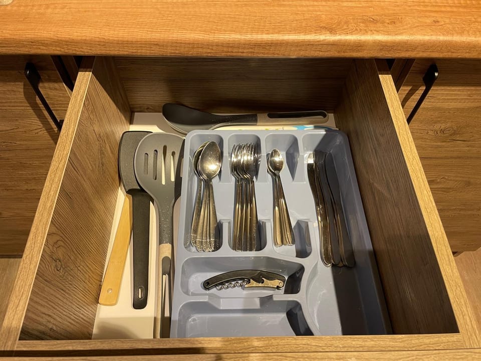 Kitchen or kitchenette, kitchen, kitchen