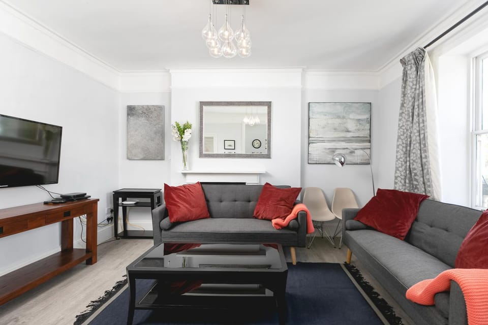 TV and multimedia, Living room, Seating area