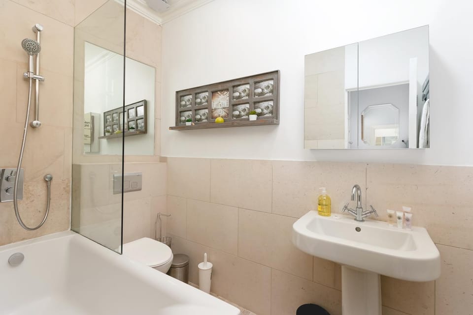 Bathroom, Bath