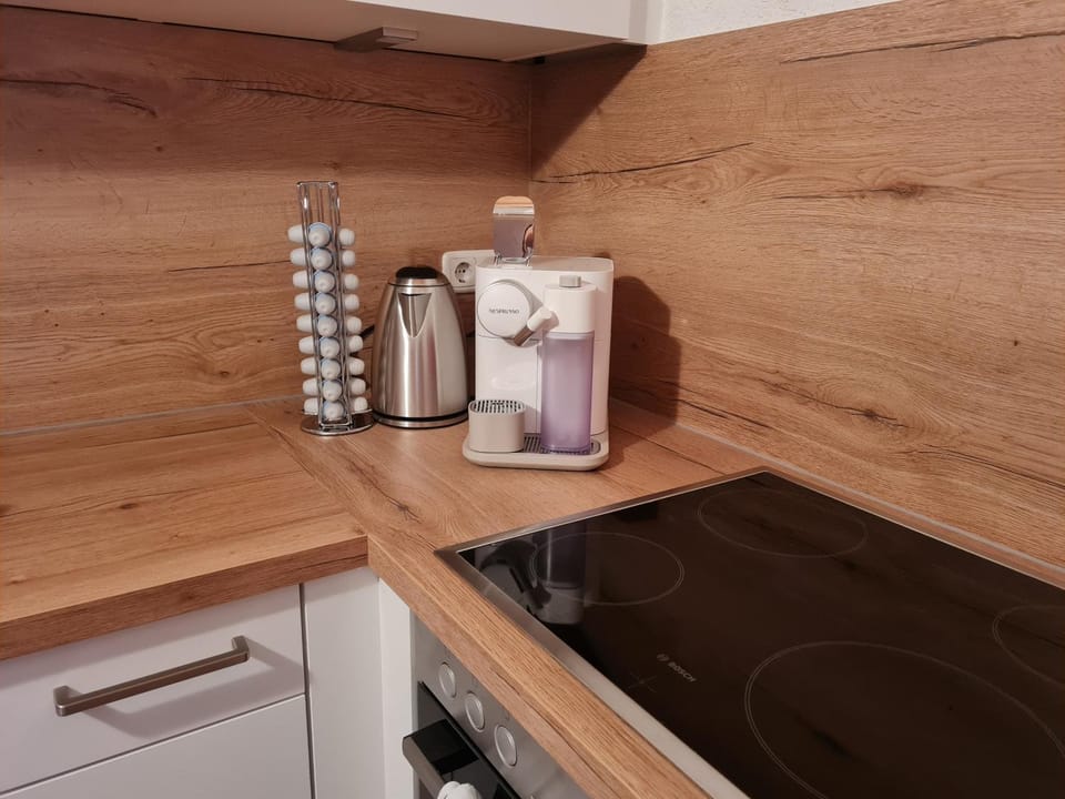 Coffee/tea facilities, Kitchen or kitchenette