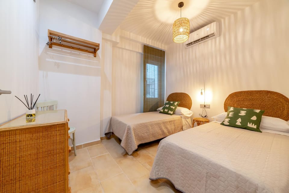 Bed, Bedroom, air conditioner