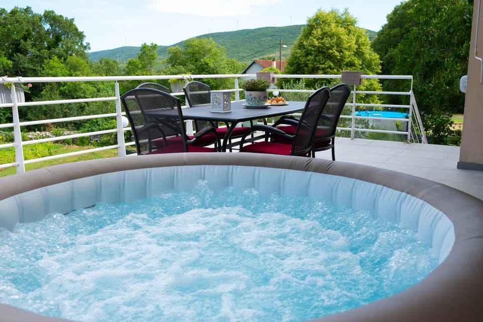 Hot Tub, Balcony/Terrace