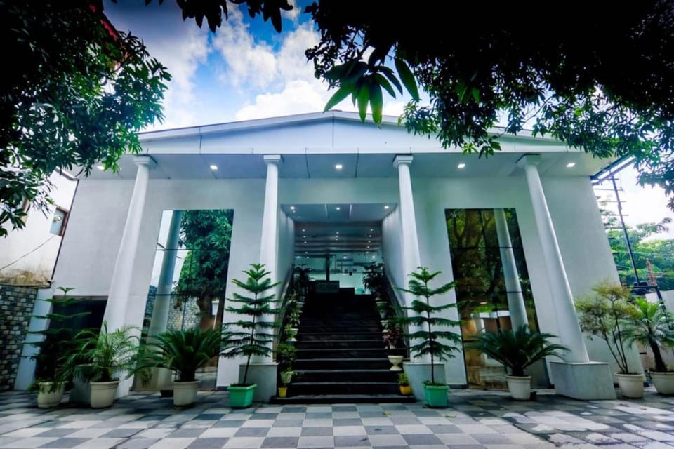 Property building, Facade/entrance