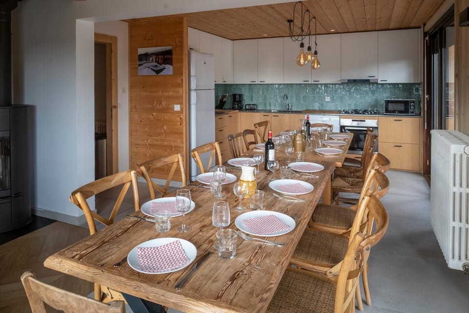 Kitchen or kitchenette, Living room, Dining area