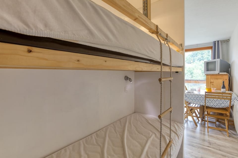 bunk bed