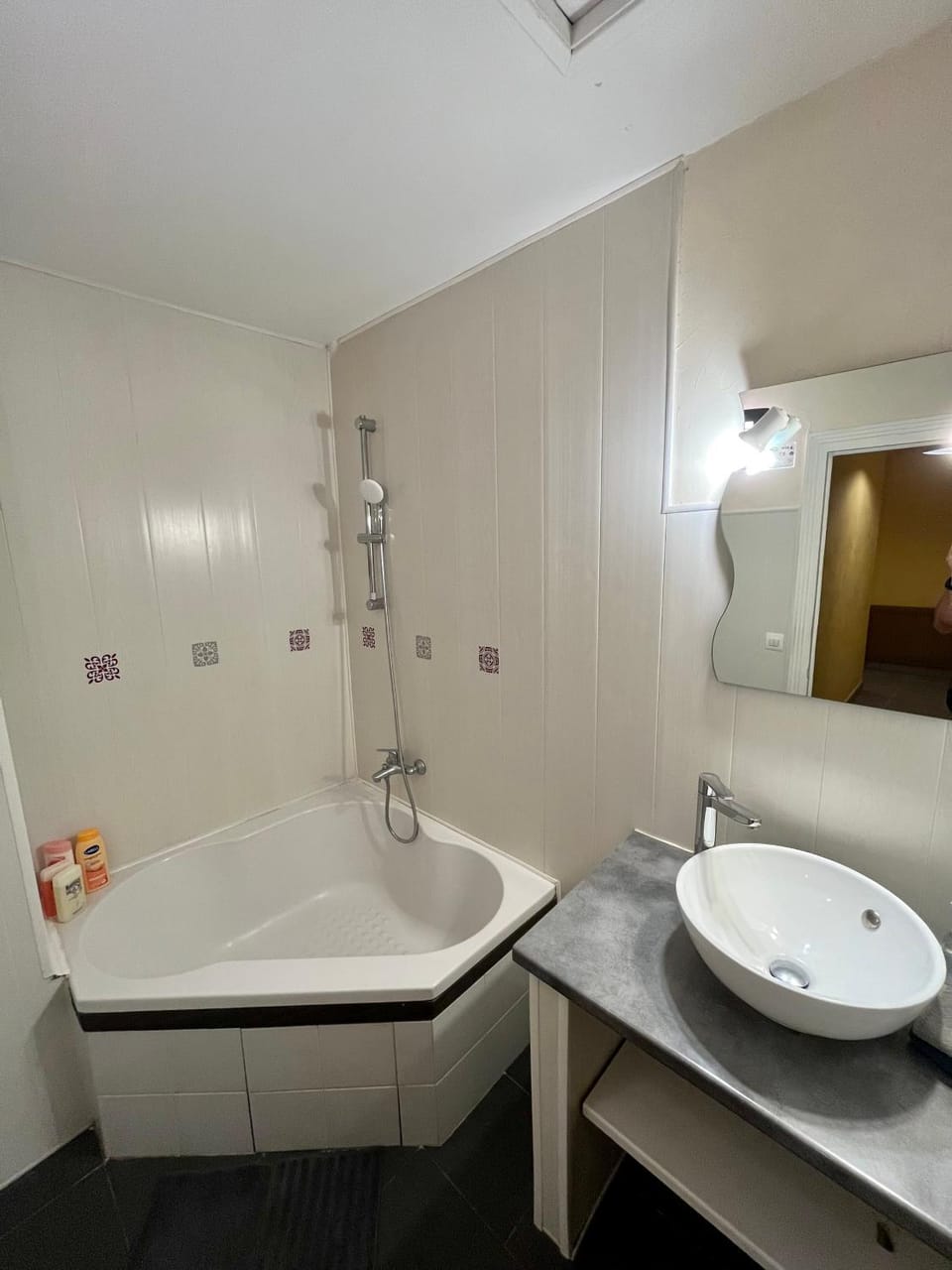 Appartement 2 chambres - lits king size - wifi - baignoire Apartment in Auvergne-Rhône-Alpes