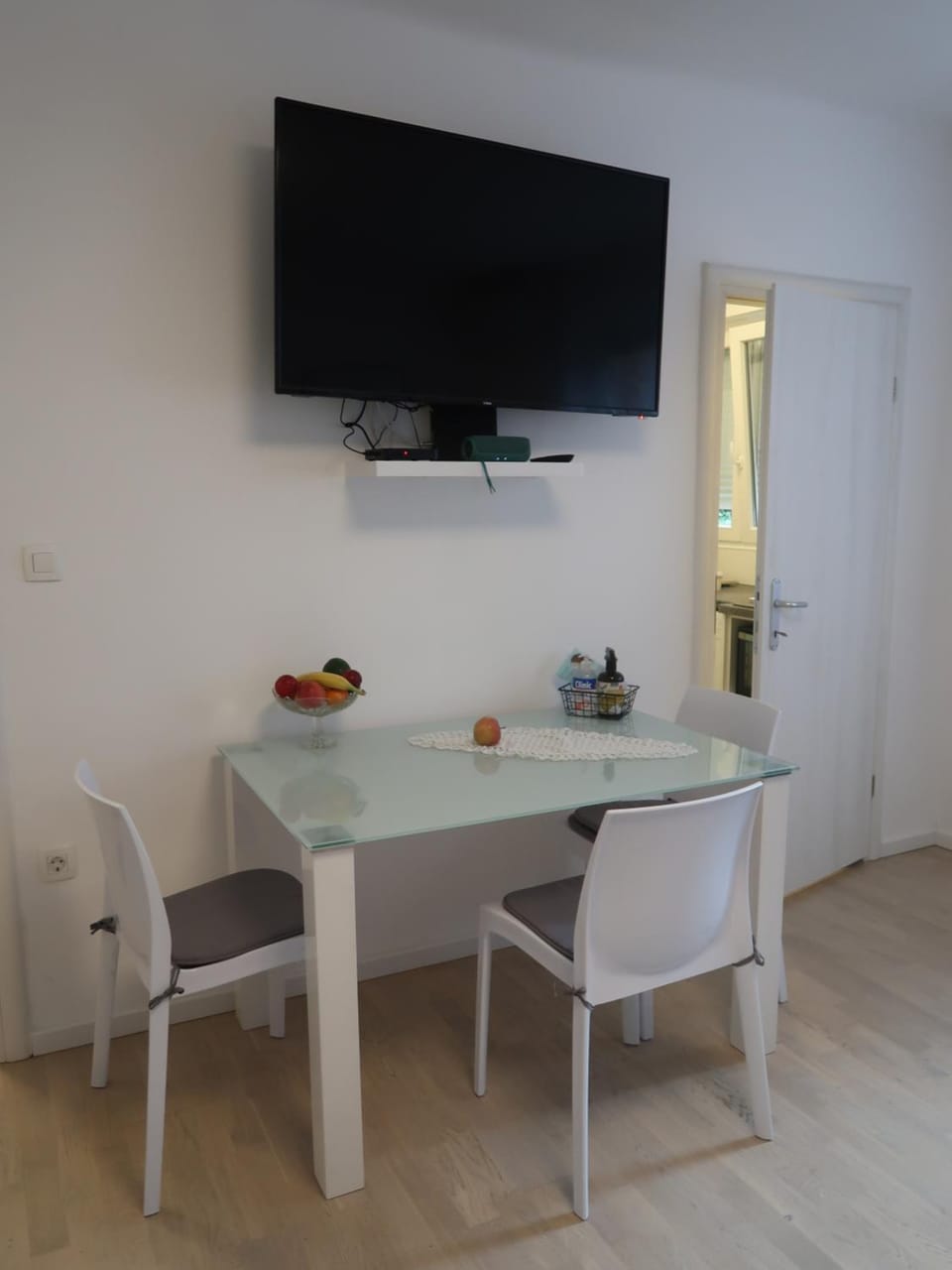 Communal lounge/ TV room, TV and multimedia