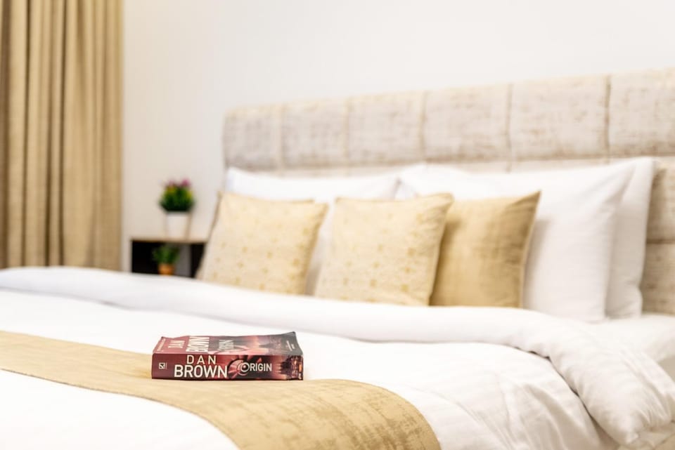 The Smart Concierge - Waves by Kasco Apartment in Dubai