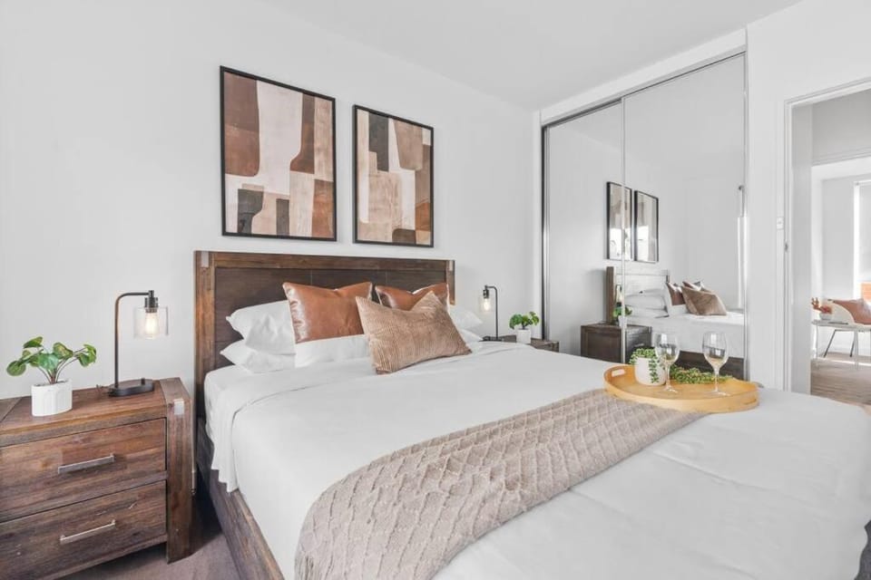 Hidden Gem at Caulfield Park Apartment in Melbourne