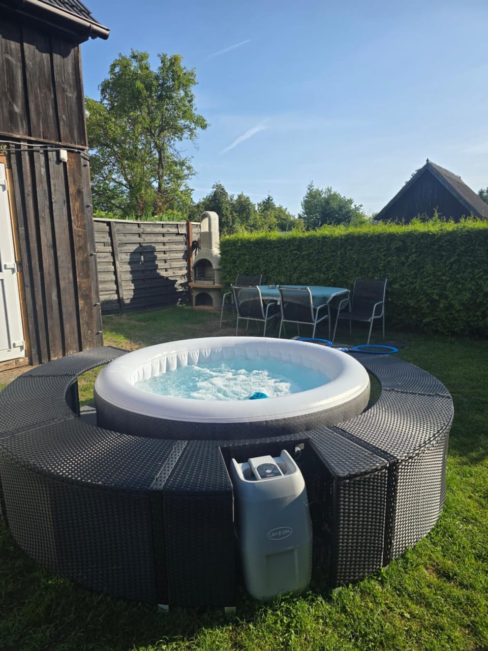 Garden, Hot Tub