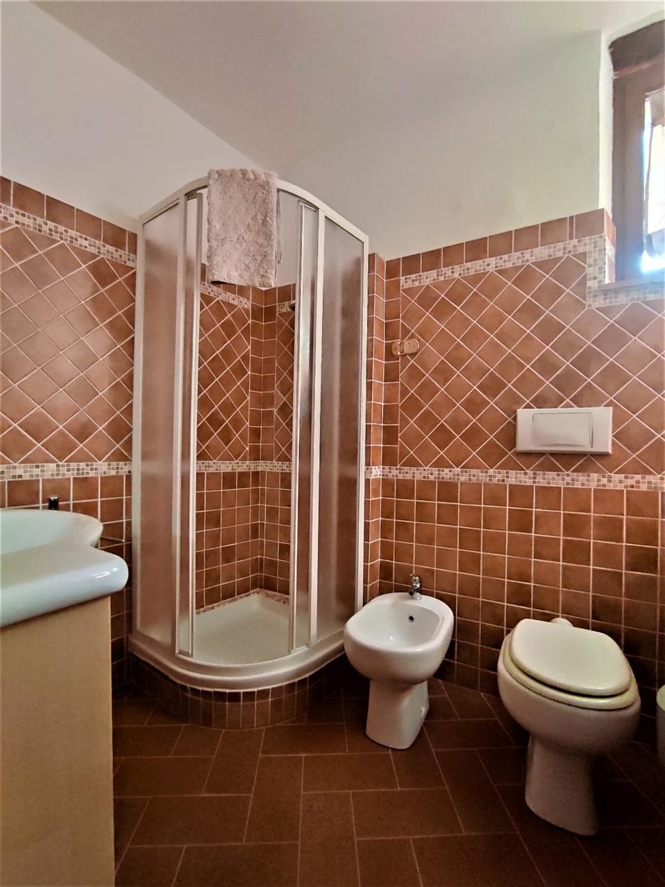 Shower, Bathroom, washing machine