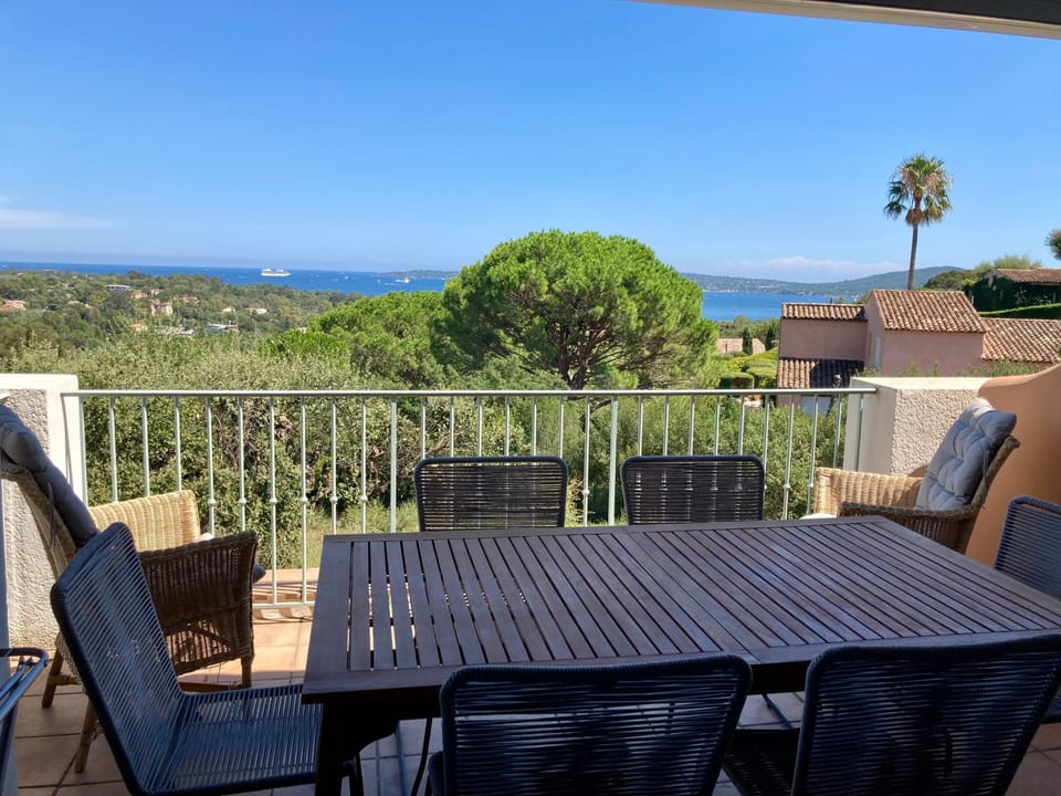 Les Restanques 3120 vue mer 3 chambres Apartment in Grimaud