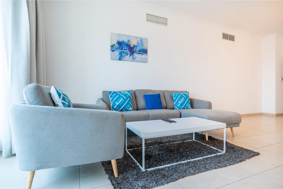 RH- Modern Elegance 2BR, prime location, Walk to Dubai Mall Apartment in Dubai