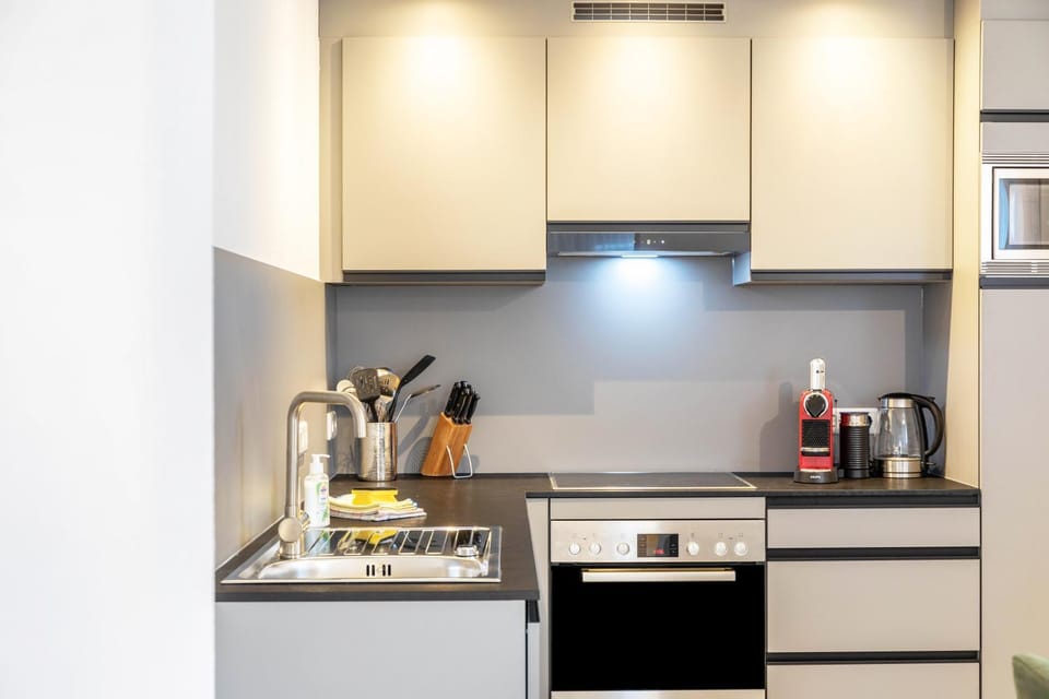 Kitchen or kitchenette, Living room
