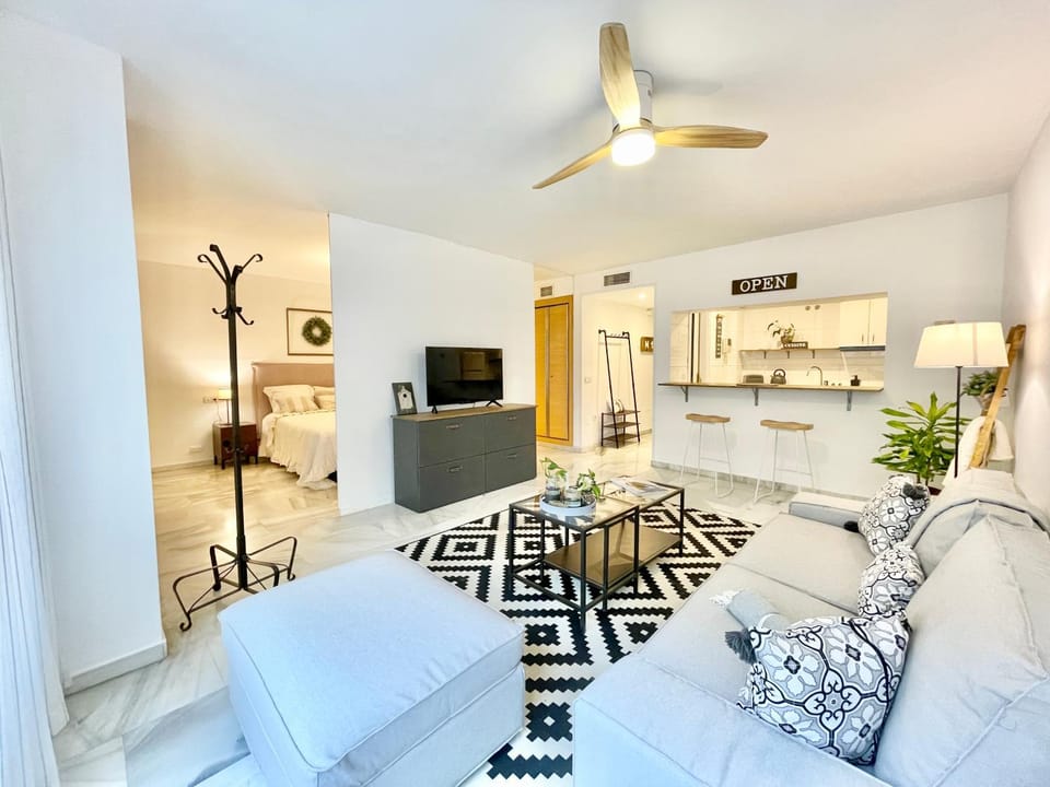 Living room, Lounge or bar