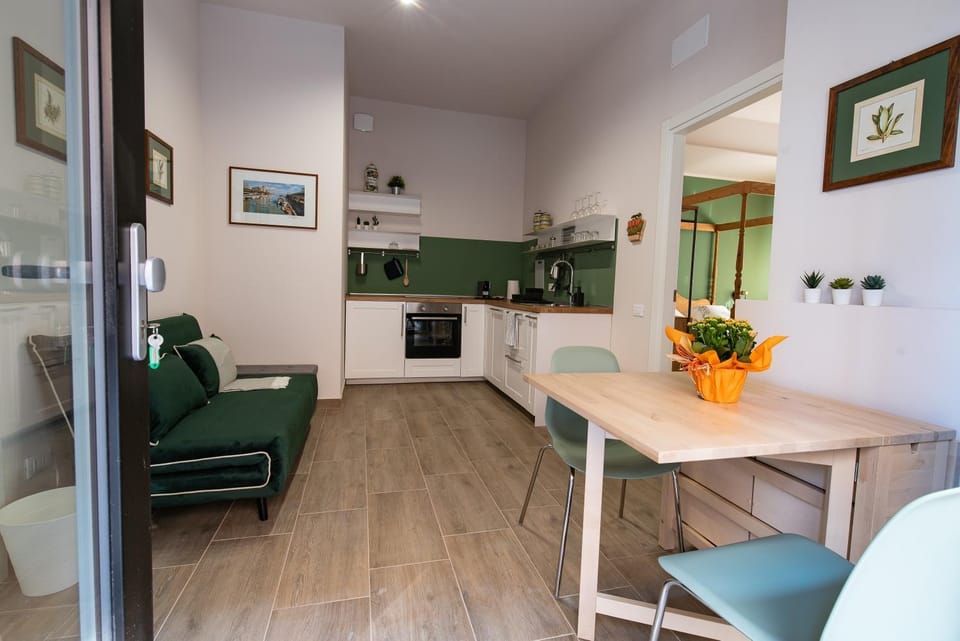 Kitchen or kitchenette, Living room, Dining area, Breakfast, pet friendly, stove