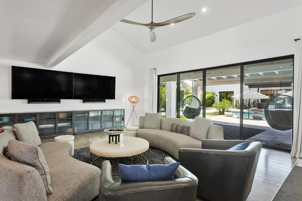 ModernCompound House in Scottsdale