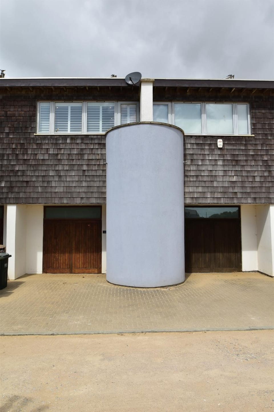 Facade/entrance