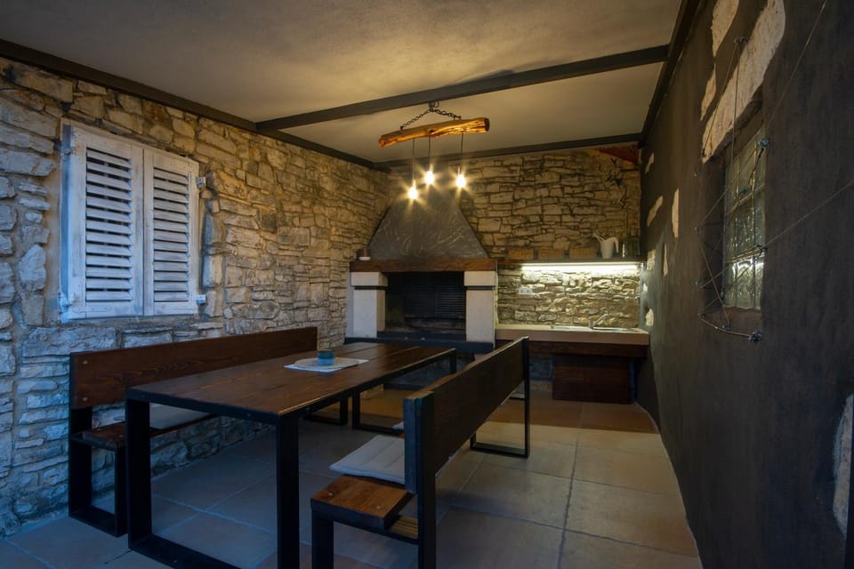 Dining area, flat iron