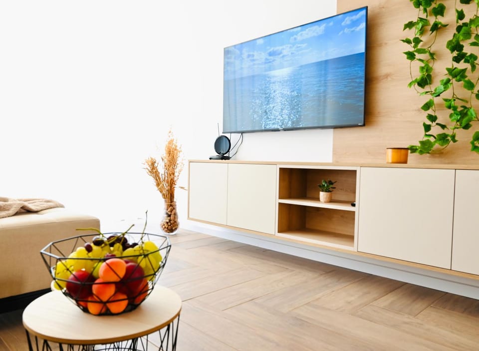 Communal lounge/ TV room, TV and multimedia