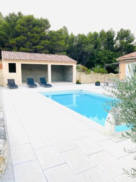 Pool view, Swimming pool, sunbed