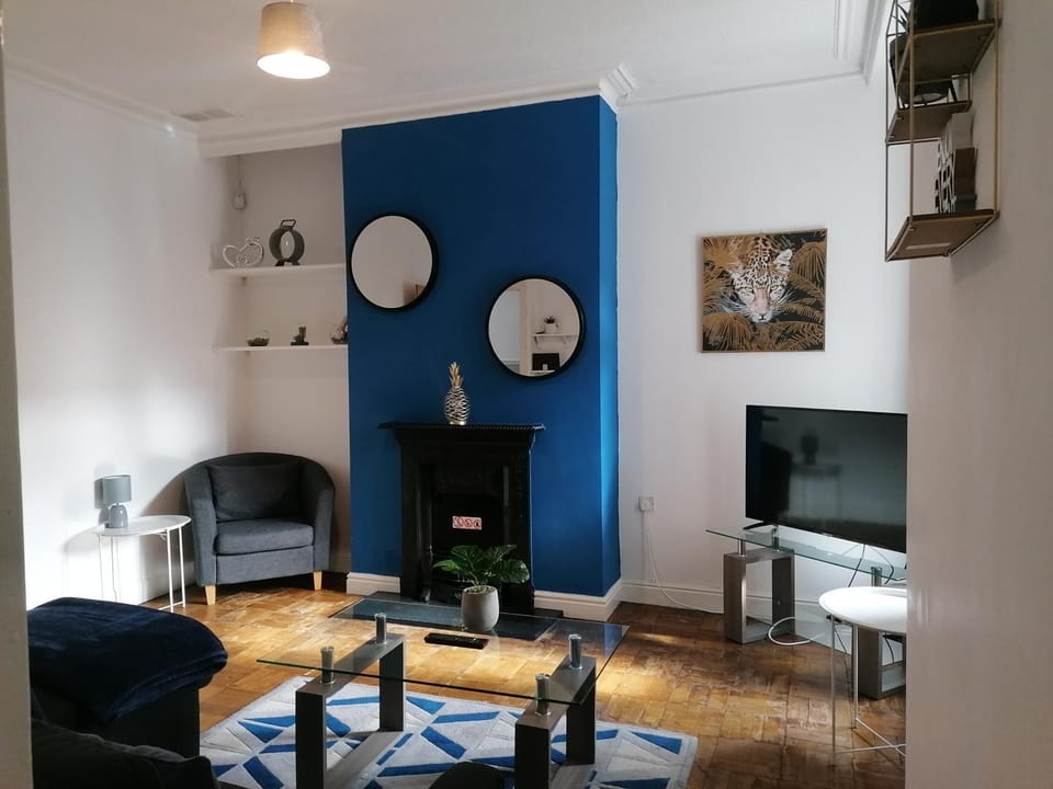 TV and multimedia, Living room, Seating area