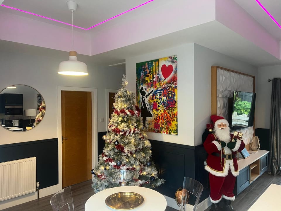 Luxury Woodlands Lodge With Hottub Courtyard Nature lodge in Burgh le Marsh