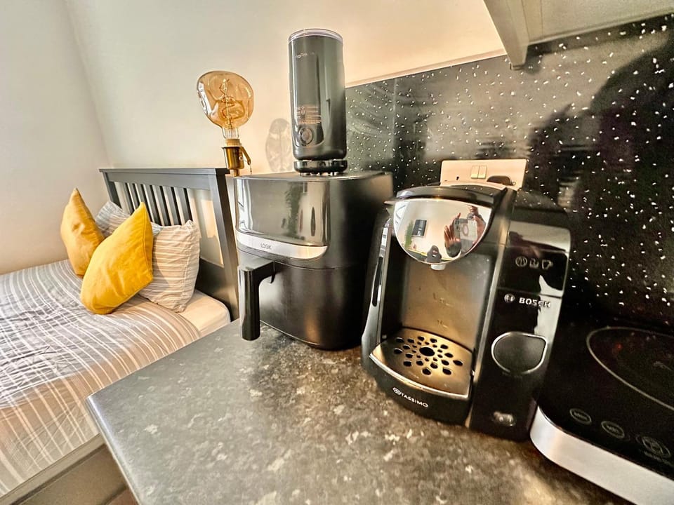 Lovely self contained studio now available Apartment in London Borough of Lewisham