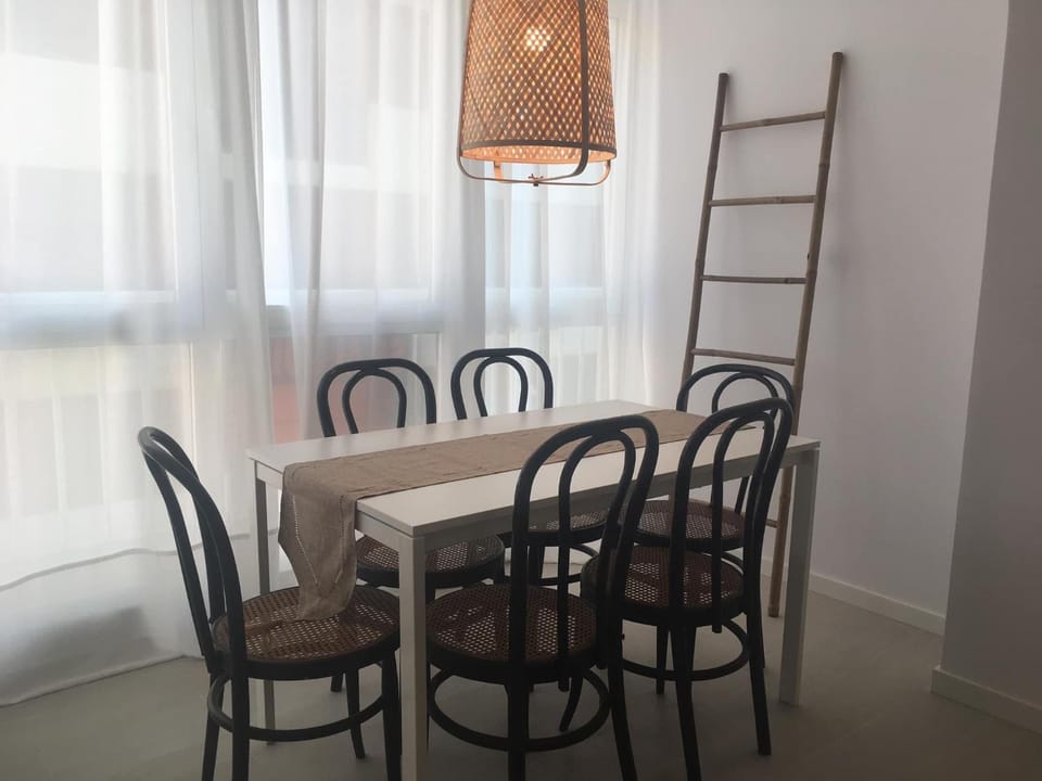 Seating area, Dining area