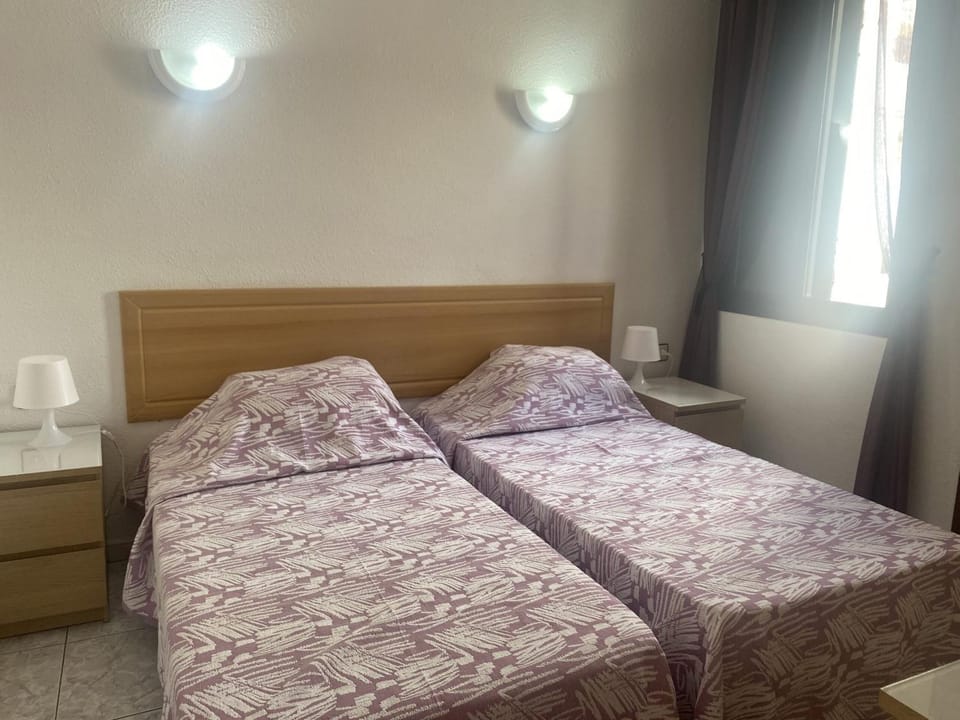 Ground floor self catering 1 bed Apartment 8A1, Los Cristianos, Tenerife Apartment in Los Cristianos