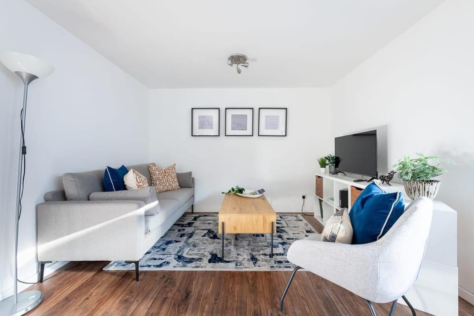 Communal lounge/ TV room, TV and multimedia, Living room, Photo of the whole room, Seating area, Evening entertainment
