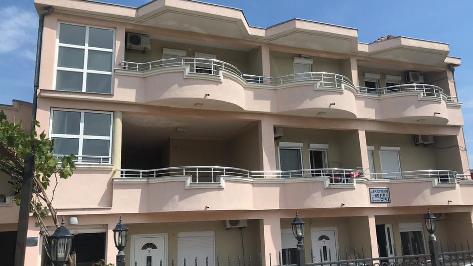 Property building, Balcony/Terrace