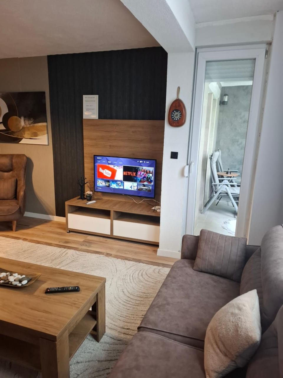 Communal lounge/ TV room, TV and multimedia, Living room, Seating area
