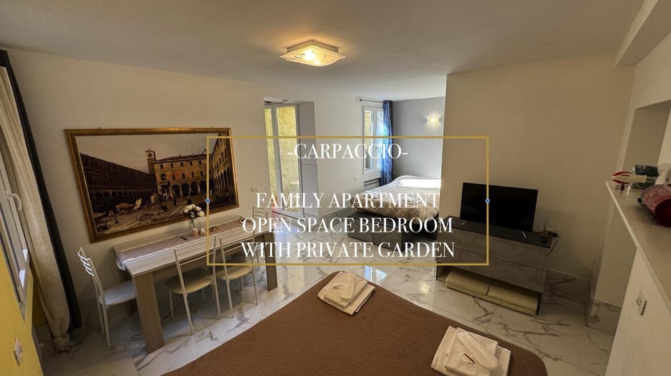 Bed, TV and multimedia, Living room, Photo of the whole room, Bedroom